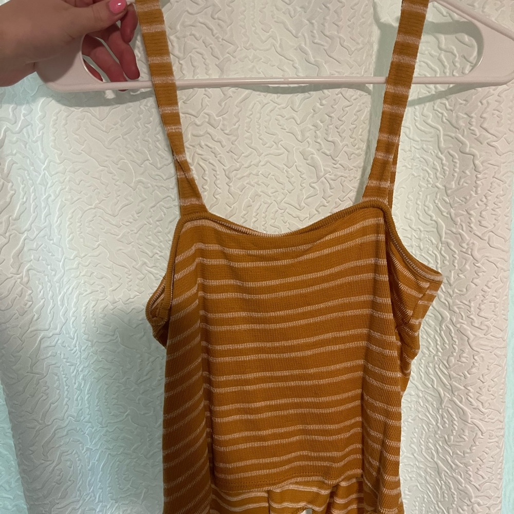 Yellow/Gold tank - Picture 3 of 3